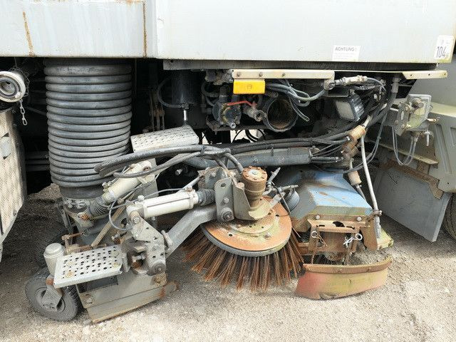 Mercedes-Benz 1018 KO atego 4x2, Bucher-Schörling, Klima - Подметально-уборочная машина: фото 5 Mercedes-Benz 1018 KO atego 4x2, Bucher-Schörling, Klima - Подметально-уборочная машина: фото 5