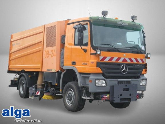 Mercedes-Benz 2032 A Actros 4x4, Bucher STKF 9500, Airport, AC - Подметально-уборочная машина: фото 1 Mercedes-Benz 2032 A Actros 4x4, Bucher STKF 9500, Airport, AC - Подметально-уборочная машина: фото 1