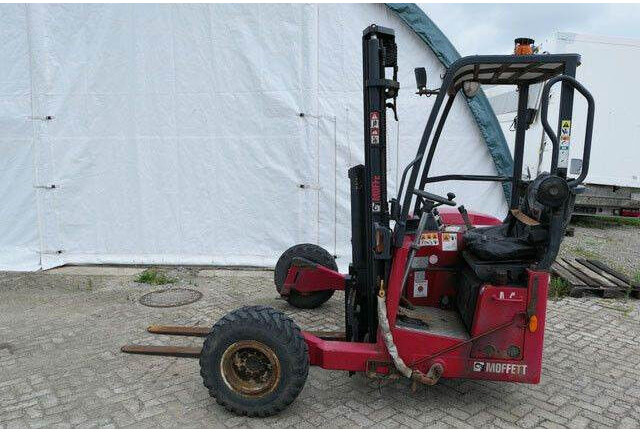 Moffett M4 25.3, Mitnahmestapler, 2.500kg, 3m Hubhöhe - Мобильный вилочный погрузчик: фото 2 Moffett M4 25.3, Mitnahmestapler, 2.500kg, 3m Hubhöhe - Мобильный вилочный погрузчик: фото 2