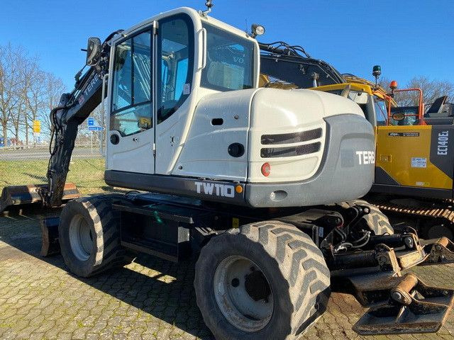 Terex TW 110, Verstellausleger, Pratzenabstützung - Колёсный экскаватор: фото 2 Terex TW 110, Verstellausleger, Pratzenabstützung - Колёсный экскаватор: фото 2