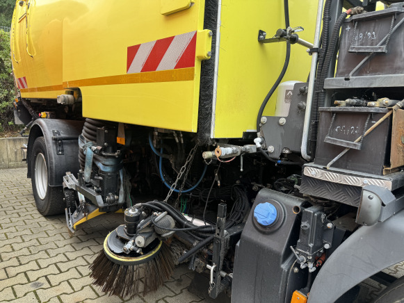 Camion balayeuse Renault SEMAT 6 M³ - Грузовик-цистерна: фото 4 Camion balayeuse Renault SEMAT 6 M³ - Грузовик-цистерна: фото 4