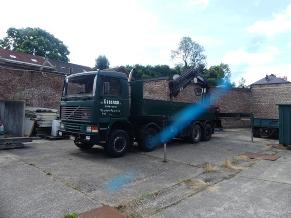 Camion plateau ridelle avec grue auxiliaire Volvo F12 (1994-64.040 km-VIN:YV2H5A7G6RA225775) - Грузовик бортовой/ Платформа, Автоманипулятор: фото 1 Camion plateau ridelle avec grue auxiliaire Volvo F12 (1994-64.040 km-VIN:YV2H5A7G6RA225775) - Грузовик бортовой/ Платформа, Автоманипулятор: фото 1