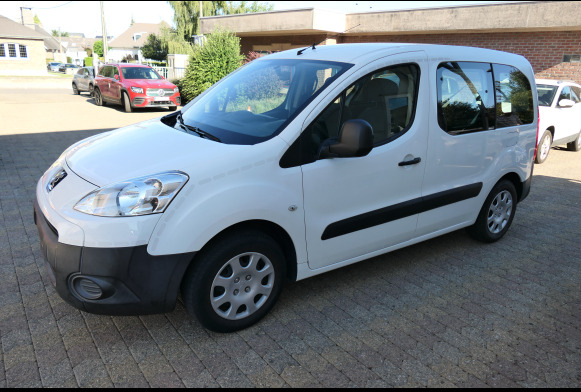 Voiture Peugeot Partner (2011-87.624 km) - Коммерческий автомобиль: фото 1 Voiture Peugeot Partner (2011-87.624 km) - Коммерческий автомобиль: фото 1