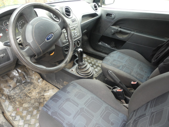 Легковой автомобиль REF:TRE614 - Voiture Utilitaire Ford FIESTA TDCI (2005-101.699 km): фото 14