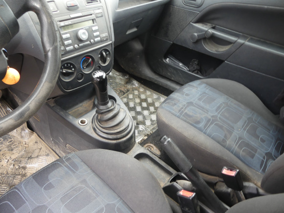 Легковой автомобиль REF:TRE614 - Voiture Utilitaire Ford FIESTA TDCI (2005-101.699 km): фото 15