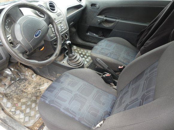 Легковой автомобиль REF:TRE614 - Voiture Utilitaire Ford FIESTA TDCI (2005-101.699 km): фото 11