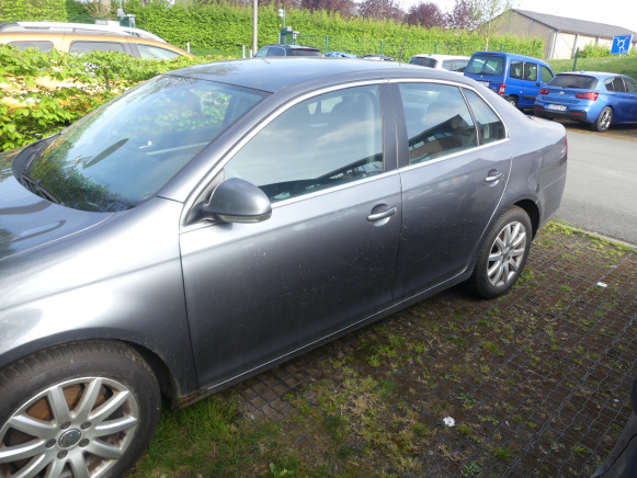 Voiture Volkswagen Jetta ( WVWZZZ1KZ9M075937 ) - Легковой автомобиль: фото 2 Voiture Volkswagen Jetta ( WVWZZZ1KZ9M075937 ) - Легковой автомобиль: фото 2