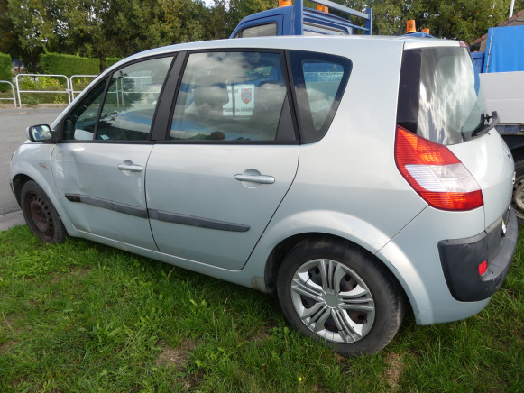 Voiture (saisie sur voirie) Renault Scenic 1.9 DCI - Легковой автомобиль: фото 3 Voiture (saisie sur voirie) Renault Scenic 1.9 DCI - Легковой автомобиль: фото 3
