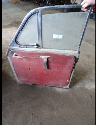 Portière de voiture et pneu MAURICE MINOR - Запчасти для Легковых автомобилей: фото 3 Portière de voiture et pneu MAURICE MINOR - Запчасти для Легковых автомобилей: фото 3