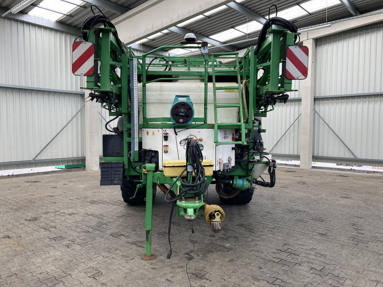 CHD F 5239 A - Прицепной опрыскиватель: фото 2 CHD F 5239 A - Прицепной опрыскиватель: фото 2