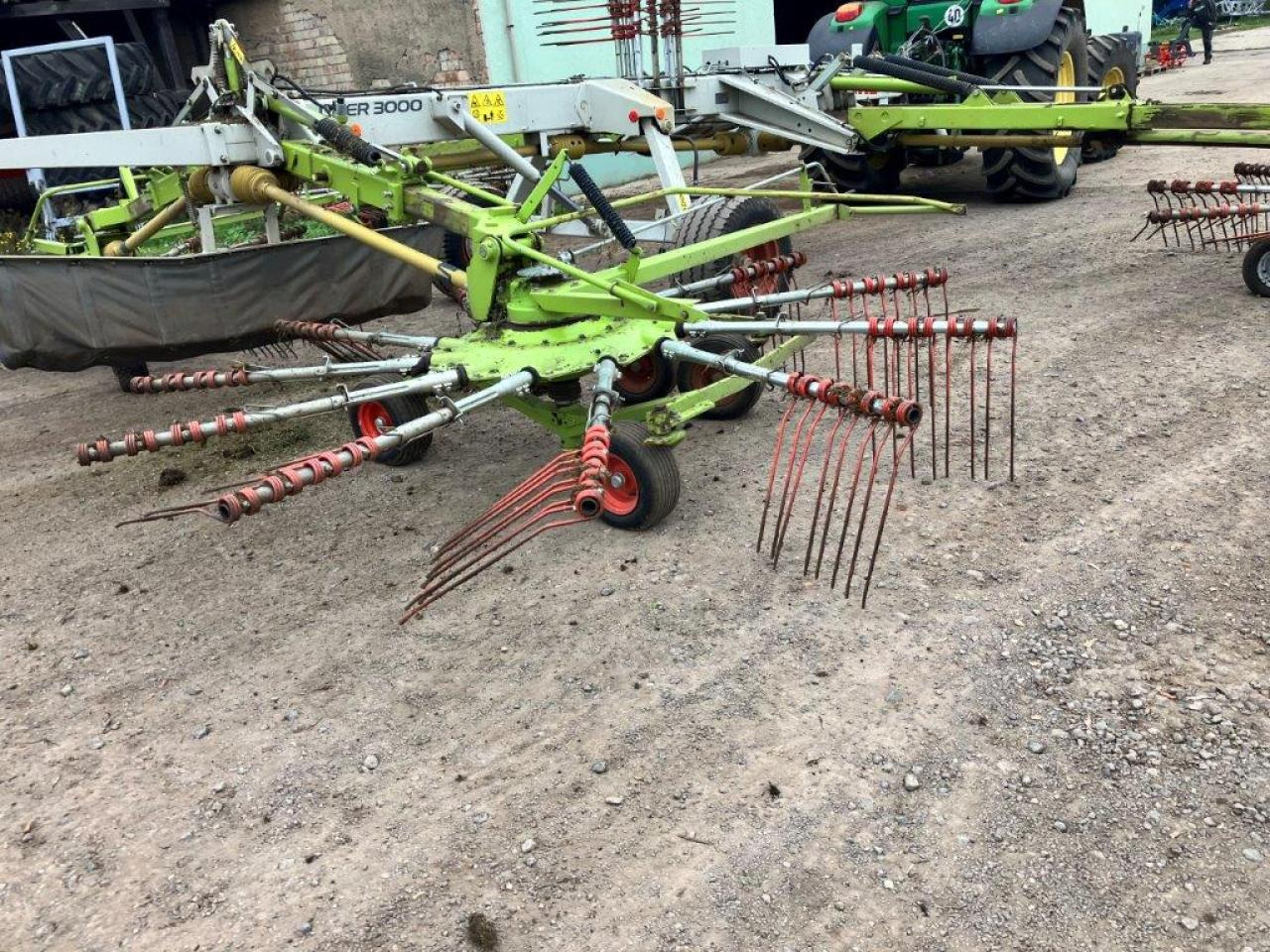CLAAS Liner 3000 - Сеноворошилка: фото 2 CLAAS Liner 3000 - Сеноворошилка: фото 2