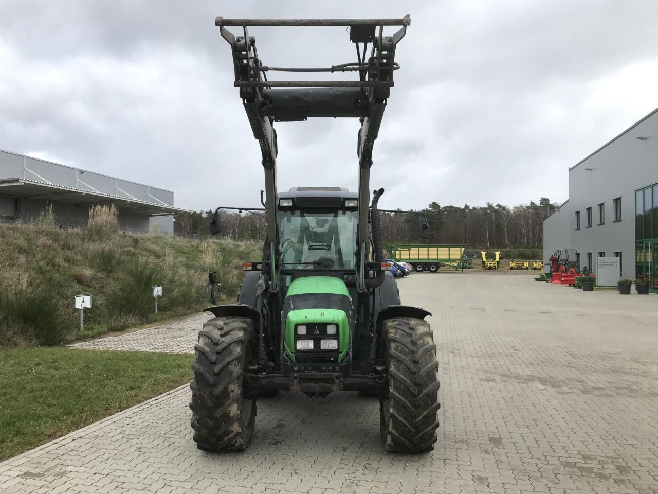 Deutz-Fahr Agrofarm 420 - Трактор: фото 3 Deutz-Fahr Agrofarm 420 - Трактор: фото 3