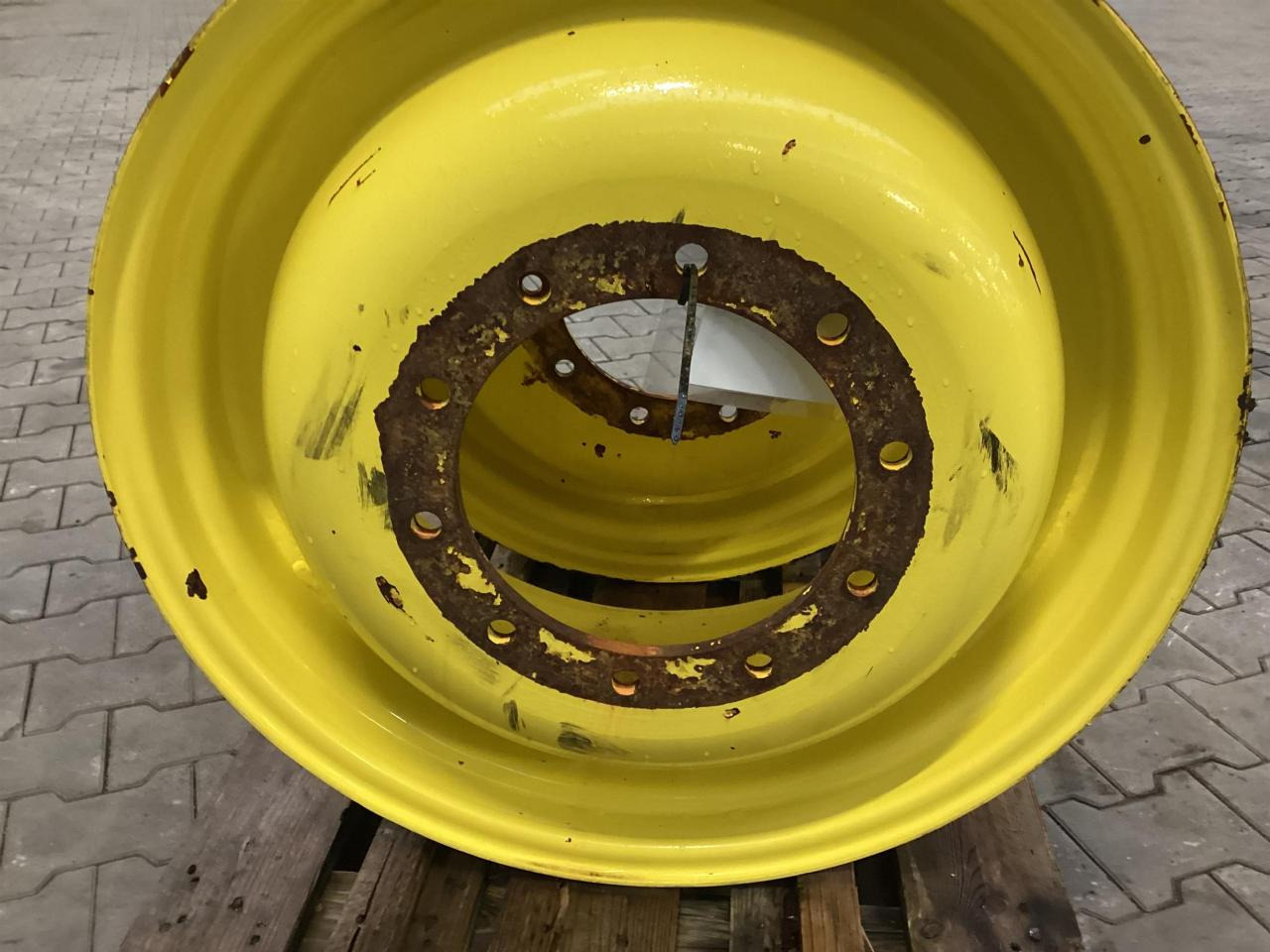 John Deere 15x30 - Шина для Сельскохозяйственной техники: фото 3 John Deere 15x30 - Шина для Сельскохозяйственной техники: фото 3