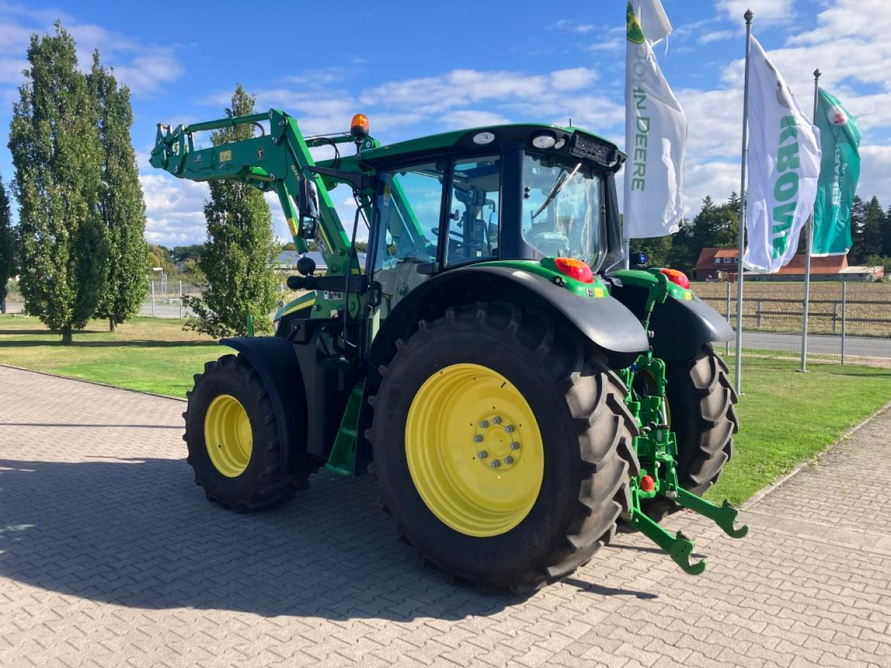 John Deere 6120M - Трактор: фото 4 John Deere 6120M - Трактор: фото 4