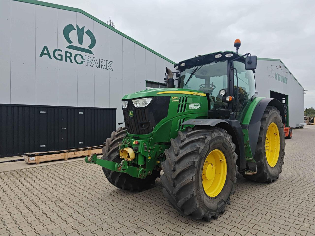 John Deere 6210R - Трактор: фото 1 John Deere 6210R - Трактор: фото 1