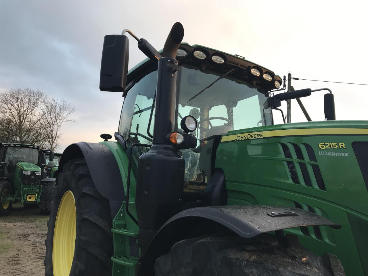 John Deere 6215R - Трактор: фото 2 John Deere 6215R - Трактор: фото 2
