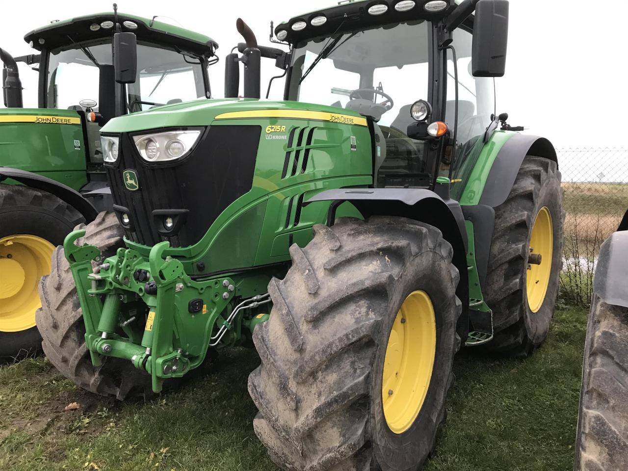 John Deere 6215R - Трактор: фото 1 John Deere 6215R - Трактор: фото 1