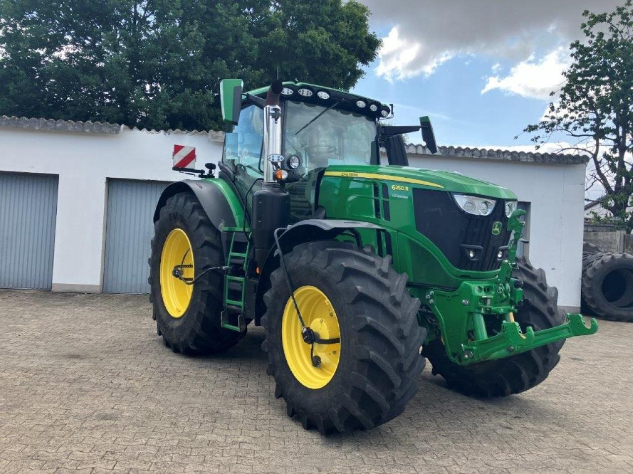 John Deere 6250R - Трактор: фото 2 John Deere 6250R - Трактор: фото 2