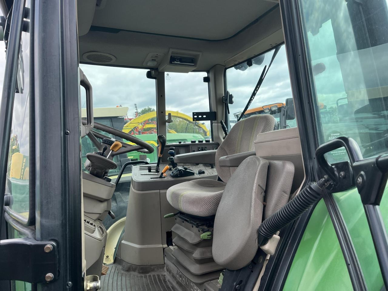 John Deere 6630 Standard Plus - Трактор: фото 3 John Deere 6630 Standard Plus - Трактор: фото 3