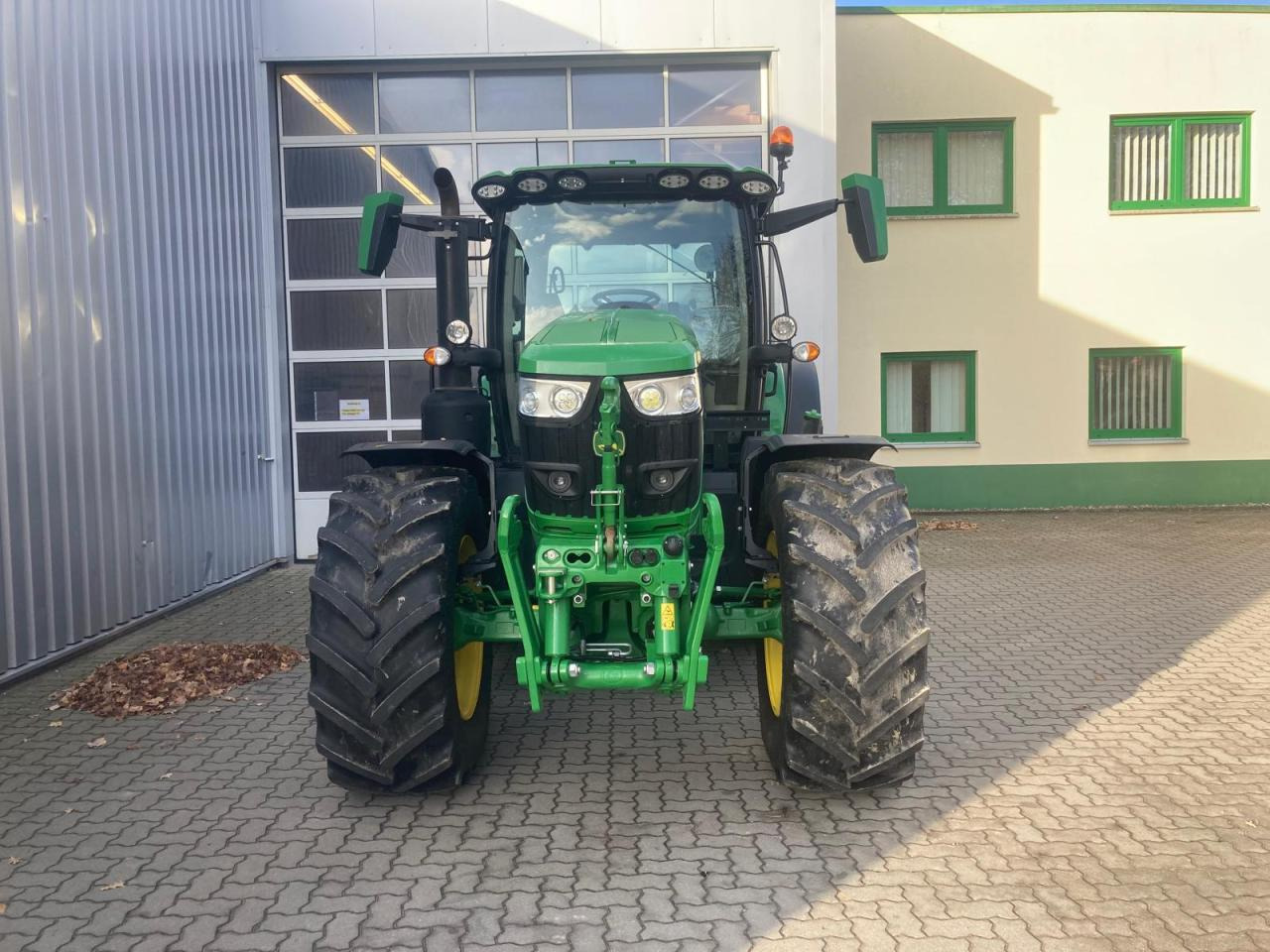 John Deere 6R 155 - Трактор: фото 4 John Deere 6R 155 - Трактор: фото 4