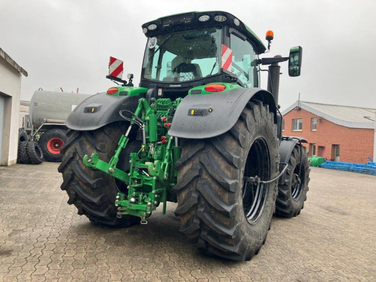 John Deere 6R 250 - Трактор: фото 5 John Deere 6R 250 - Трактор: фото 5