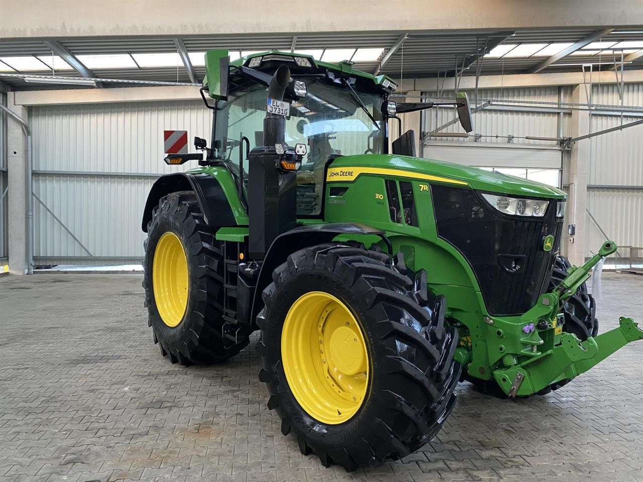 John Deere 7R 310 - Трактор: фото 2 John Deere 7R 310 - Трактор: фото 2