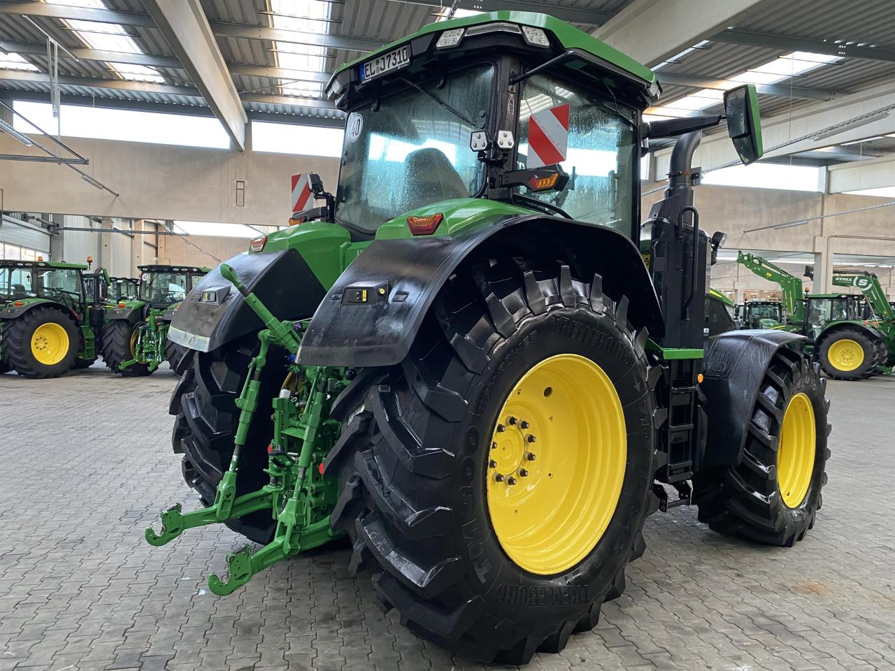 John Deere 7R 310 - Трактор: фото 3 John Deere 7R 310 - Трактор: фото 3