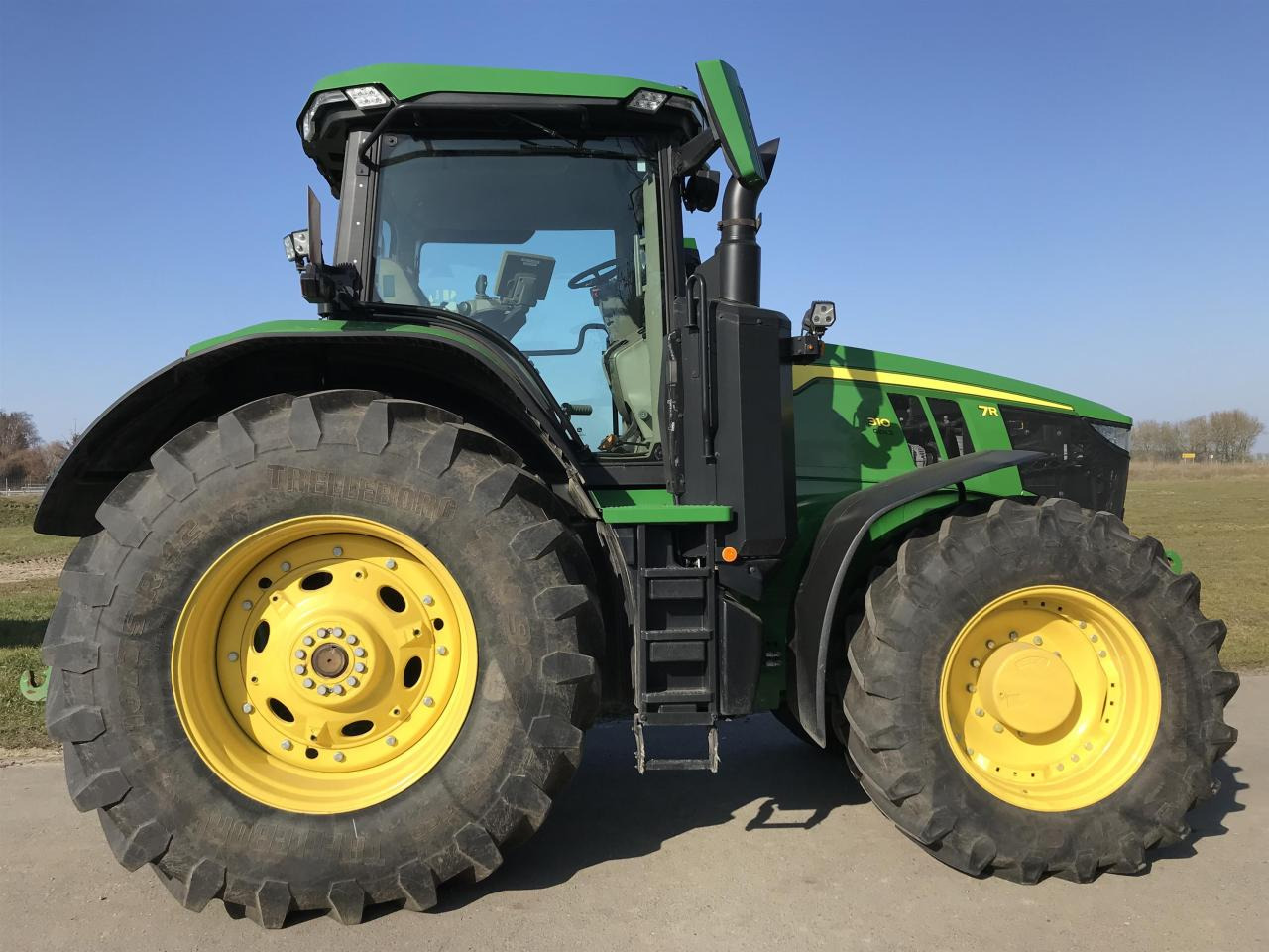 John Deere 7R 310 - Трактор: фото 2 John Deere 7R 310 - Трактор: фото 2