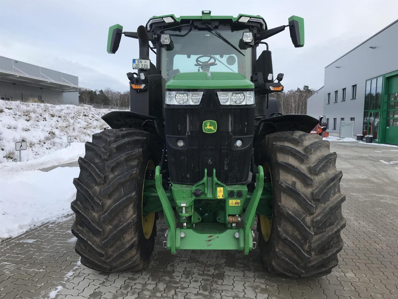 John Deere 7R 330 - Трактор: фото 3 John Deere 7R 330 - Трактор: фото 3