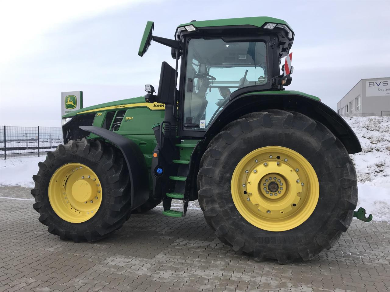 John Deere 7R 330 - Трактор: фото 1 John Deere 7R 330 - Трактор: фото 1