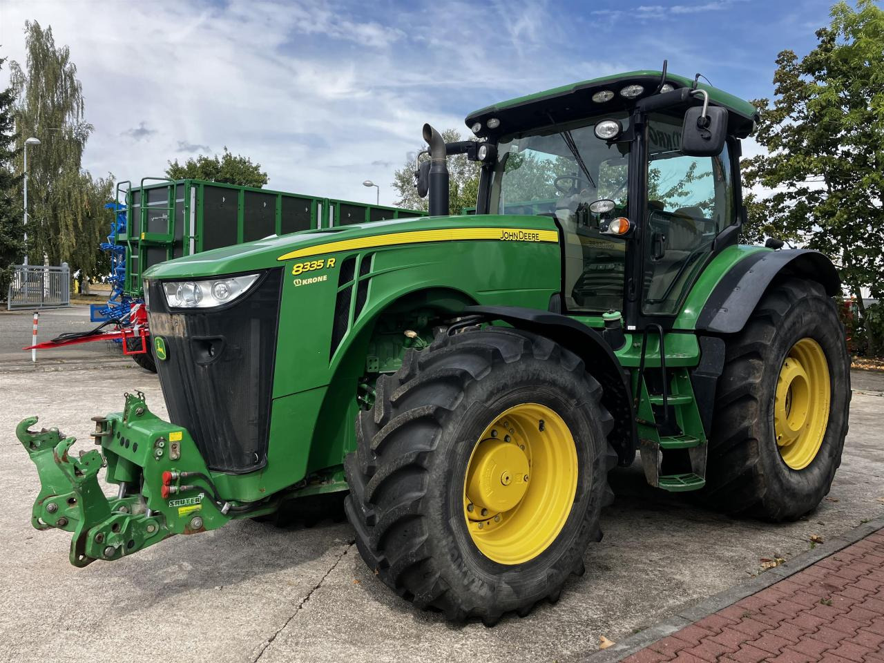 John Deere 8335R - Трактор: фото 2 John Deere 8335R - Трактор: фото 2