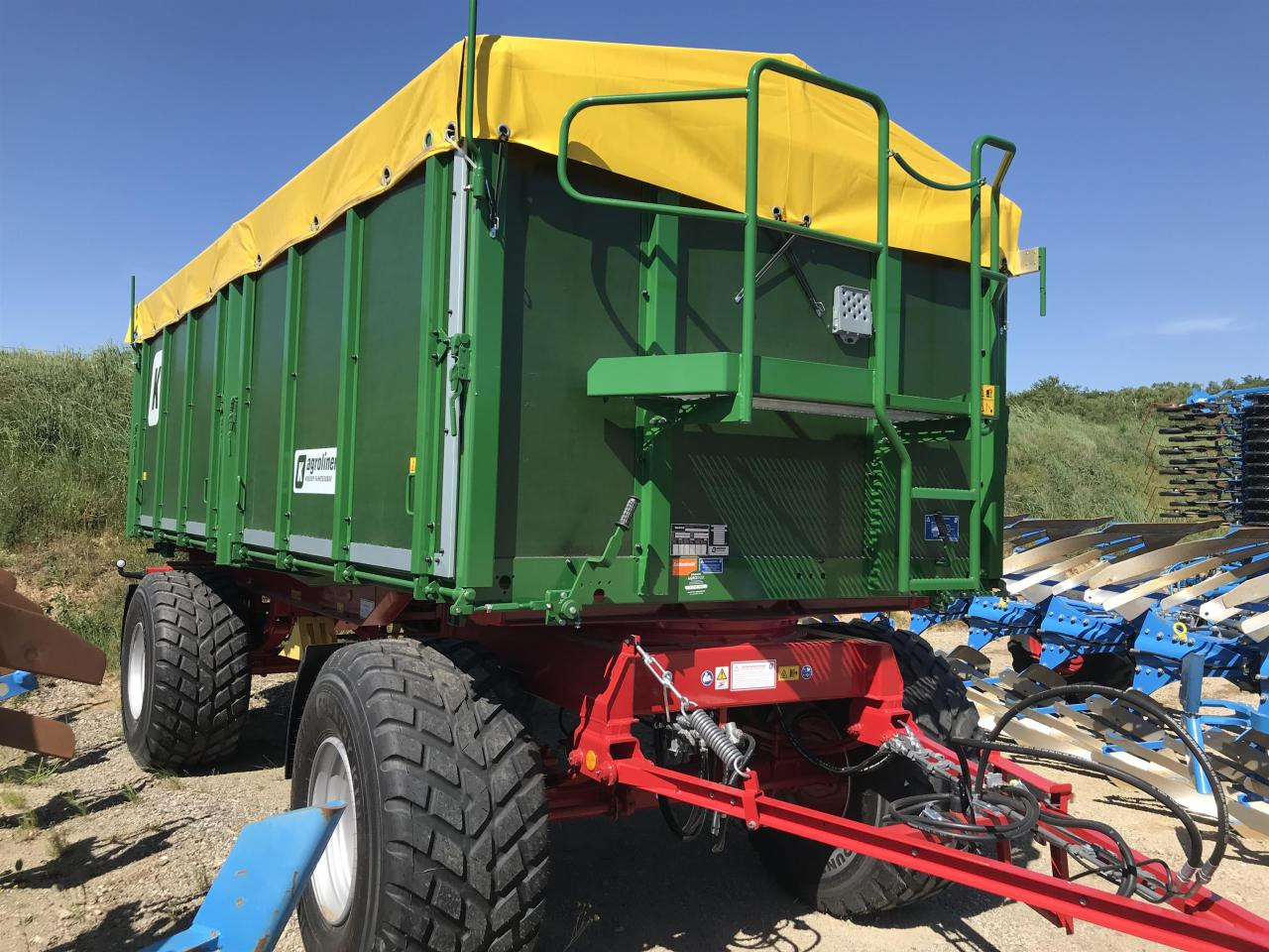 Kröger HKD 302 - Самосвальный прицеп: фото 1 Kröger HKD 302 - Самосвальный прицеп: фото 1