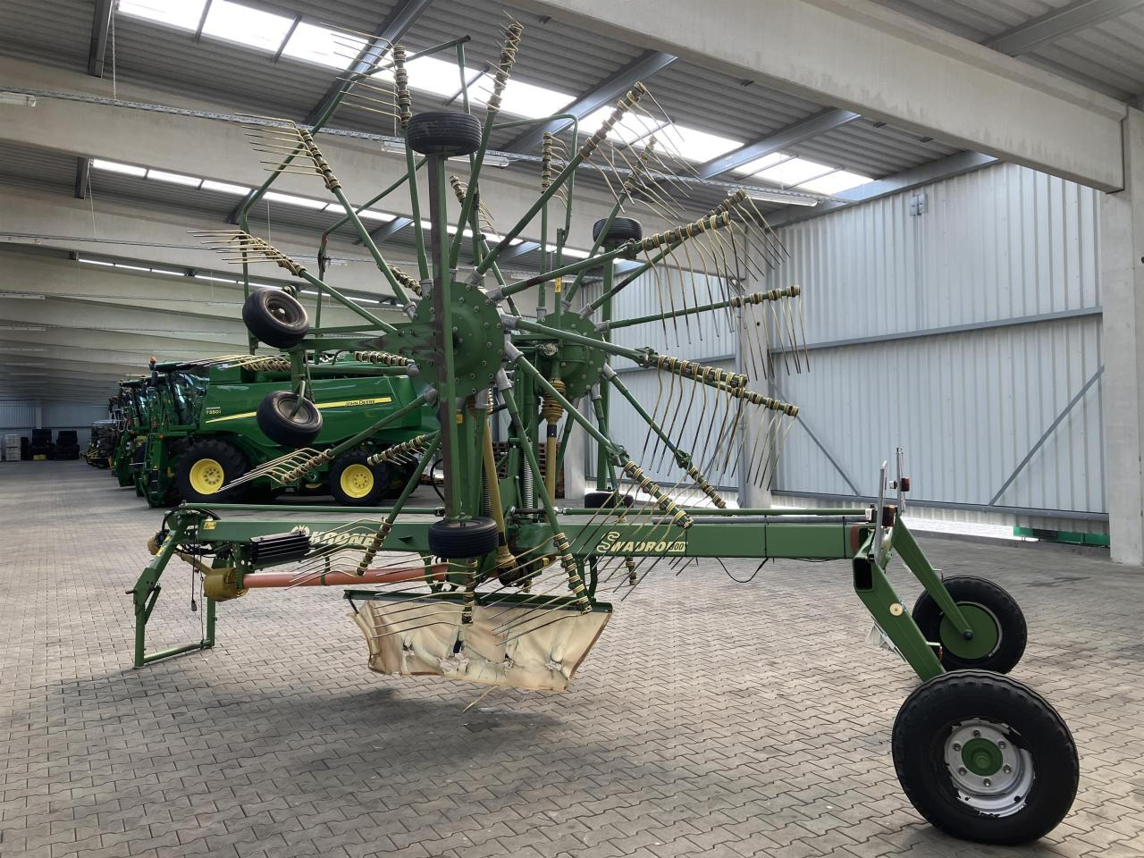 Krone SWADRO 900 - Сеноворошилка: фото 4 Krone SWADRO 900 - Сеноворошилка: фото 4