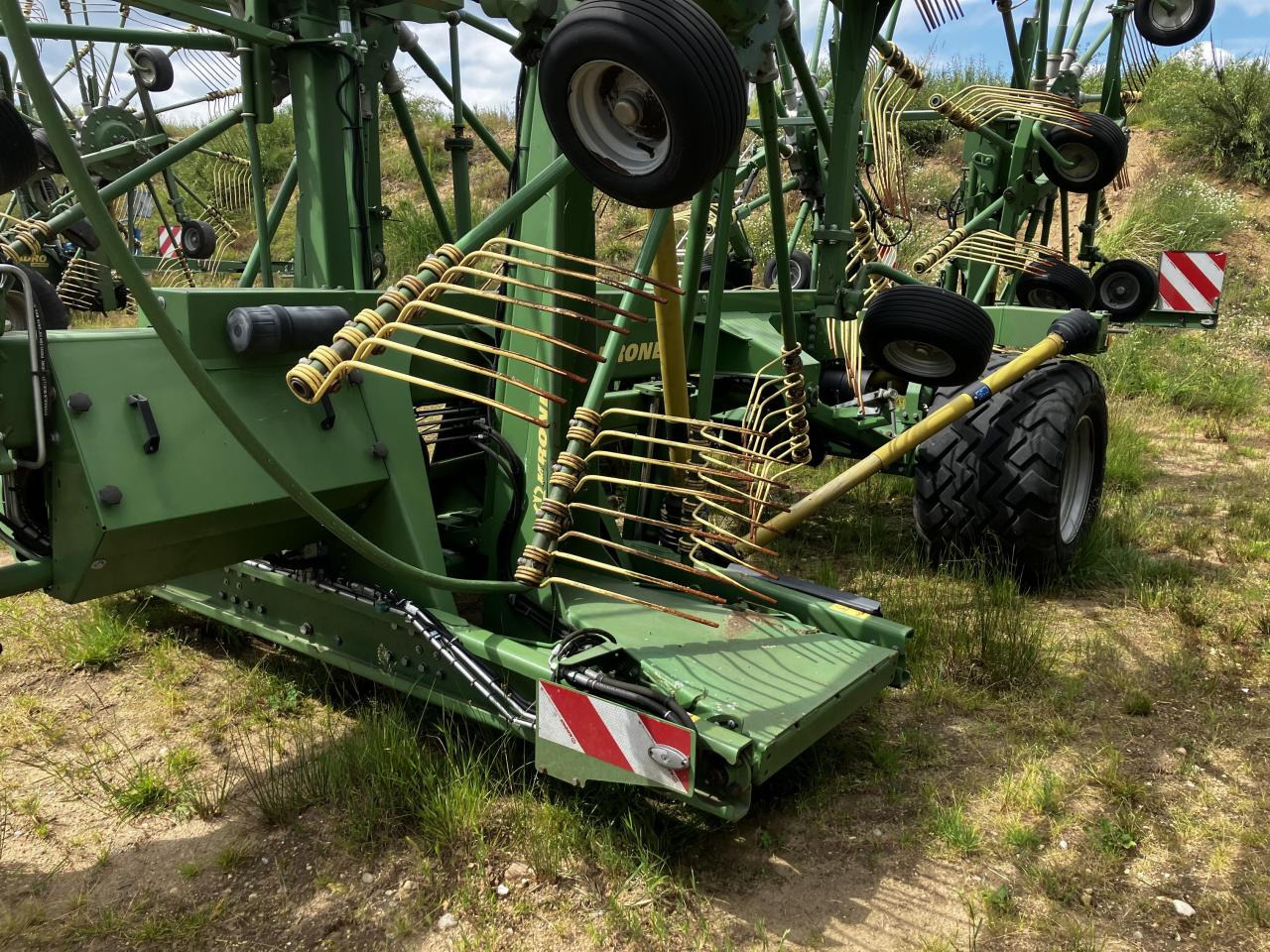 Krone Swadro 1400 Plus - Сеноворошилка: фото 4 Krone Swadro 1400 Plus - Сеноворошилка: фото 4