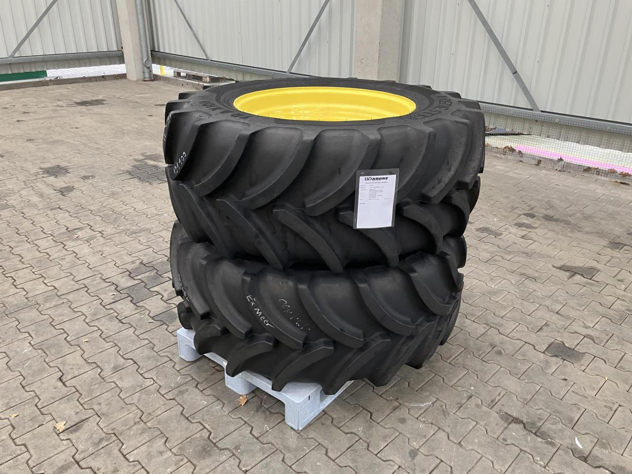 Vredestein 540/65R30 - Шина для Сельскохозяйственной техники: фото 1 Vredestein 540/65R30 - Шина для Сельскохозяйственной техники: фото 1