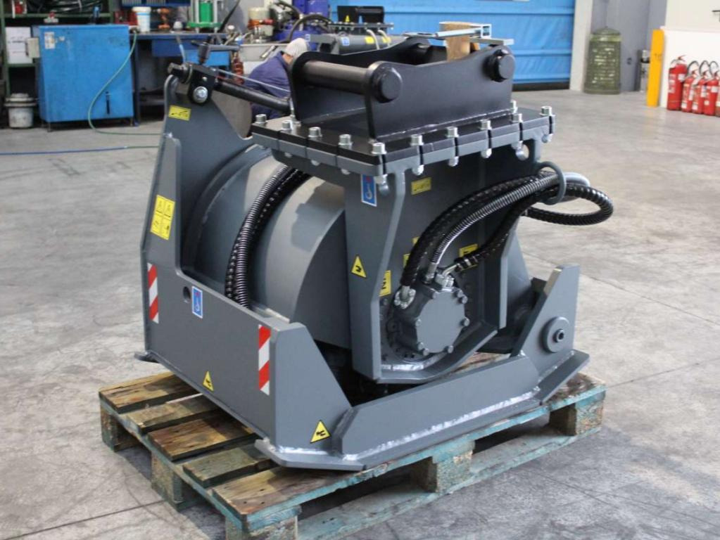 CM CM Crusher FSE 45.15 - Дорожная фреза, Навесное оборудование: фото 1 CM CM Crusher FSE 45.15 - Дорожная фреза, Навесное оборудование: фото 1