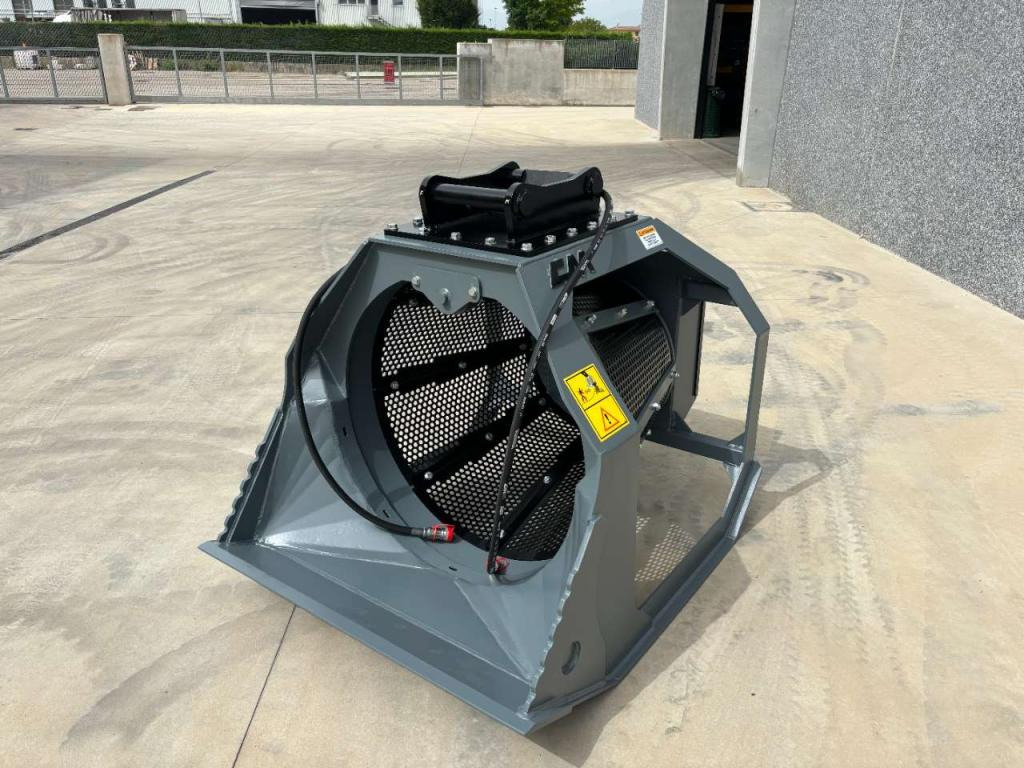 CM Crusher CBR 12 Screening Bucket - Ковш для Мини-погрузчиков с бортовым поворотом: фото 3 CM Crusher CBR 12 Screening Bucket - Ковш для Мини-погрузчиков с бортовым поворотом: фото 3