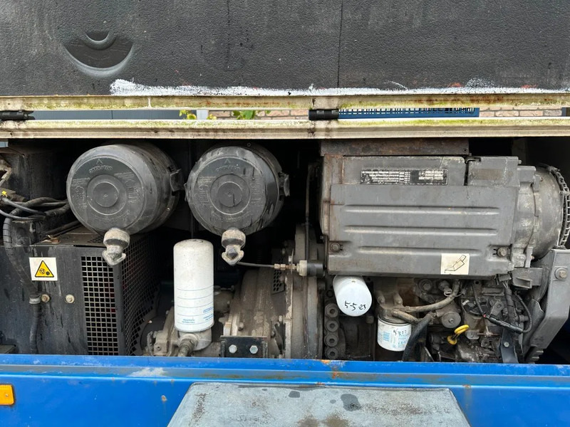 Compair H2180 Deutz 2.1 m3 / min 28 kW 7 Bar Mobiele Diesel Compressor met kenteken - Воздушный компрессор: фото 4 Compair H2180 Deutz 2.1 m3 / min 28 kW 7 Bar Mobiele Diesel Compressor met kenteken - Воздушный компрессор: фото 4