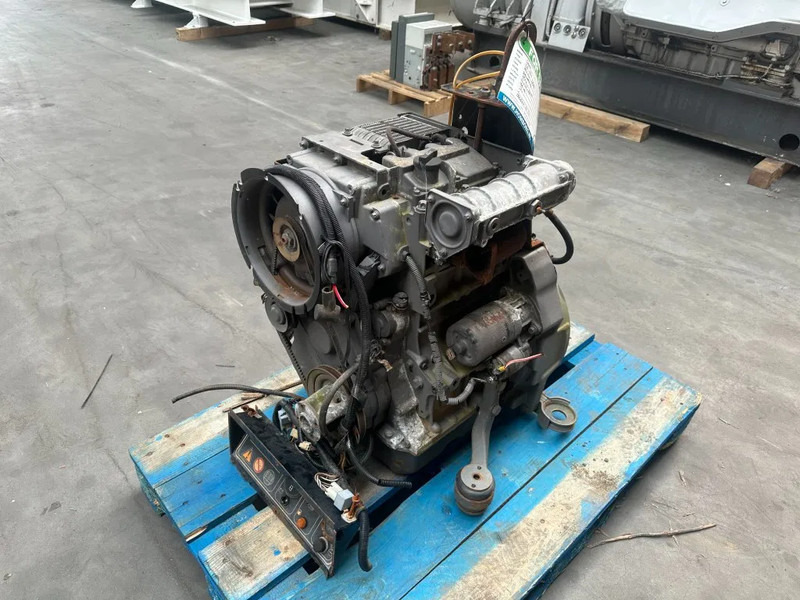 Deutz F2L 1011 Diesel Motor 20.5 kW 28 PK 2 cylinder diesel Engine - Двигатель для Погрузочно-разгрузочной техники: фото 5 Deutz F2L 1011 Diesel Motor 20.5 kW 28 PK 2 cylinder diesel Engine - Двигатель для Погрузочно-разгрузочной техники: фото 5