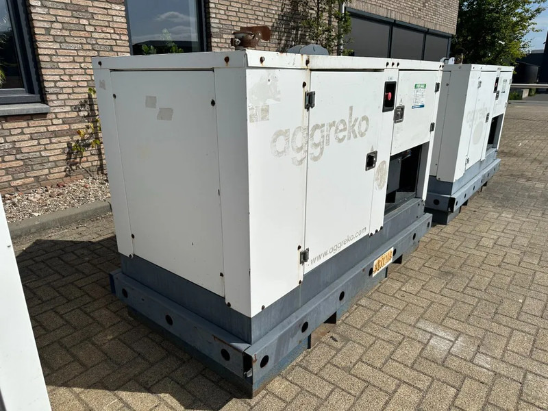 Iveco FPT F32 AM1A Leroy Somer 32 kVA Silent generatorset 129 hours ! - Электрогенератор: фото 4 Iveco FPT F32 AM1A Leroy Somer 32 kVA Silent generatorset 129 hours ! - Электрогенератор: фото 4