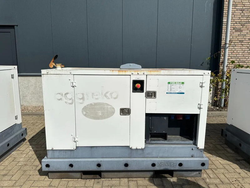 Iveco FPT F32 AM1A Leroy Somer 32 kVA Silent generatorset 216 hours ! - Электрогенератор: фото 1 Iveco FPT F32 AM1A Leroy Somer 32 kVA Silent generatorset 216 hours ! - Электрогенератор: фото 1