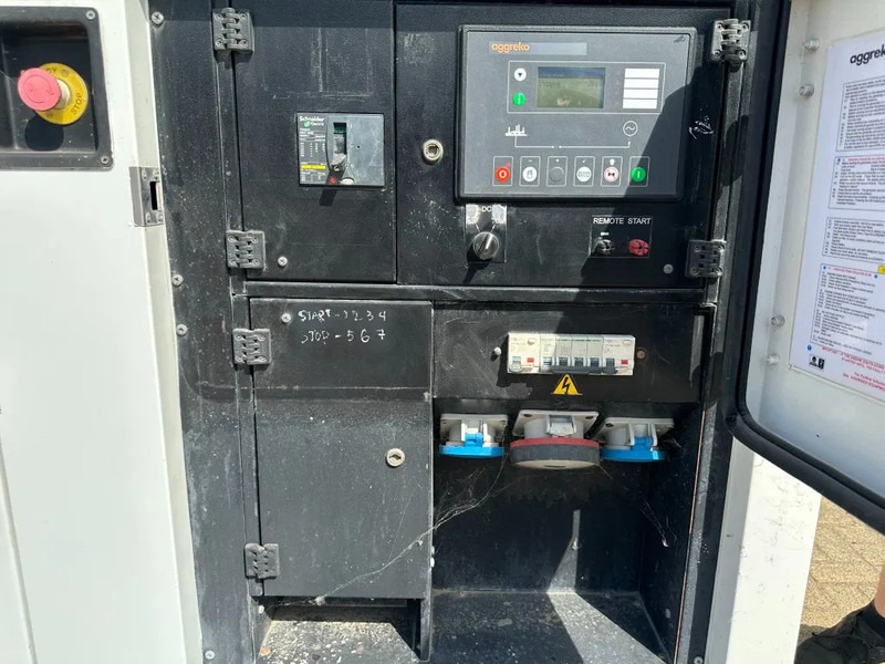 Iveco FPT F32 AM1A Leroy Somer 32 kVA Silent generatorset 239 hours ! - Электрогенератор: фото 3 Iveco FPT F32 AM1A Leroy Somer 32 kVA Silent generatorset 239 hours ! - Электрогенератор: фото 3