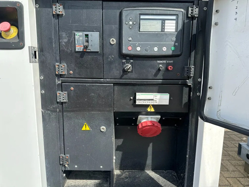 Iveco FPT F32 AM1A Leroy Somer 32 kVA Silent generatorset 408 hours ! - Электрогенератор: фото 2 Iveco FPT F32 AM1A Leroy Somer 32 kVA Silent generatorset 408 hours ! - Электрогенератор: фото 2