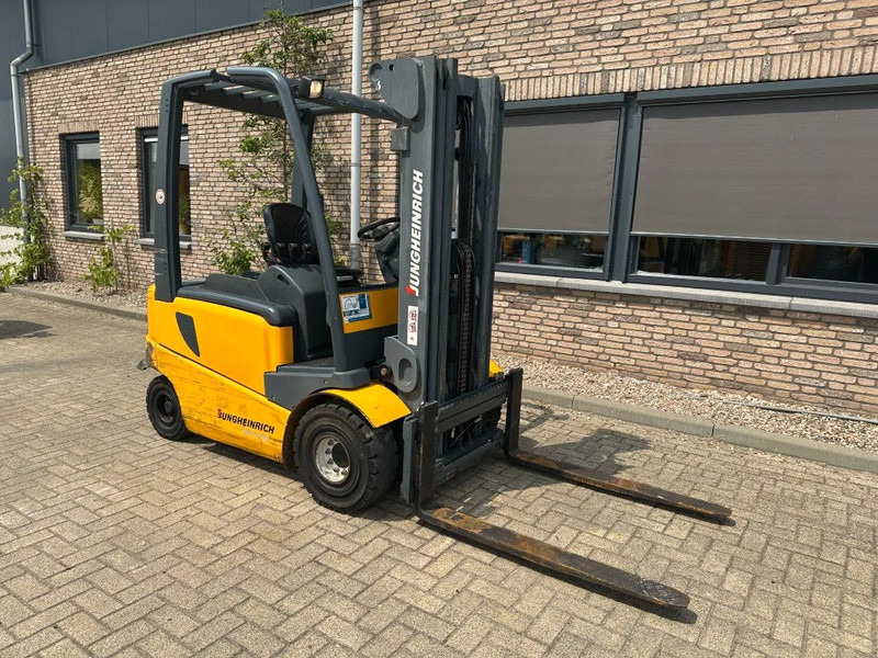 Jungheinrich EFG 425 k-470DZ/SP 2.5 ton Triplex Freelift Sideshift Elektra Heftruck Accu 2016 - Электропогрузчик: фото 3 Jungheinrich EFG 425 k-470DZ/SP 2.5 ton Triplex Freelift Sideshift Elektra Heftruck Accu 2016 - Электропогрузчик: фото 3