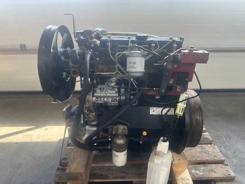 Perkins 1004-40 Diesel Engine 4 cilinder 65 PK Motor t.b.v Linde Heftruck - Двигатель для Погрузочно-разгрузочной техники: фото 1 Perkins 1004-40 Diesel Engine 4 cilinder 65 PK Motor t.b.v Linde Heftruck - Двигатель для Погрузочно-разгрузочной техники: фото 1