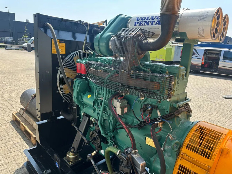 SDMO Volvo TD1010G Leroy Somer 200 kVA noodstroom generatorset as New ! 693 hours - Электрогенератор: фото 2 SDMO Volvo TD1010G Leroy Somer 200 kVA noodstroom generatorset as New ! 693 hours - Электрогенератор: фото 2
