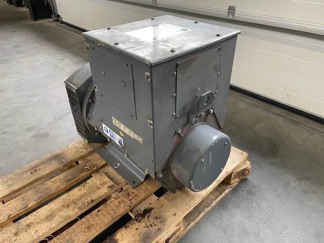 Stamford 70 kVA generatordeel UCI224F1 - Электрогенератор: фото 4 Stamford 70 kVA generatordeel UCI224F1 - Электрогенератор: фото 4