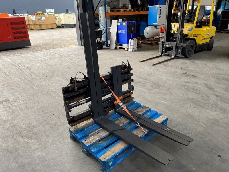Still FEM2 Vorkenbord Positioner Vorkenversteller Sideshift - Вилы: фото 1 Still FEM2 Vorkenbord Positioner Vorkenversteller Sideshift - Вилы: фото 1