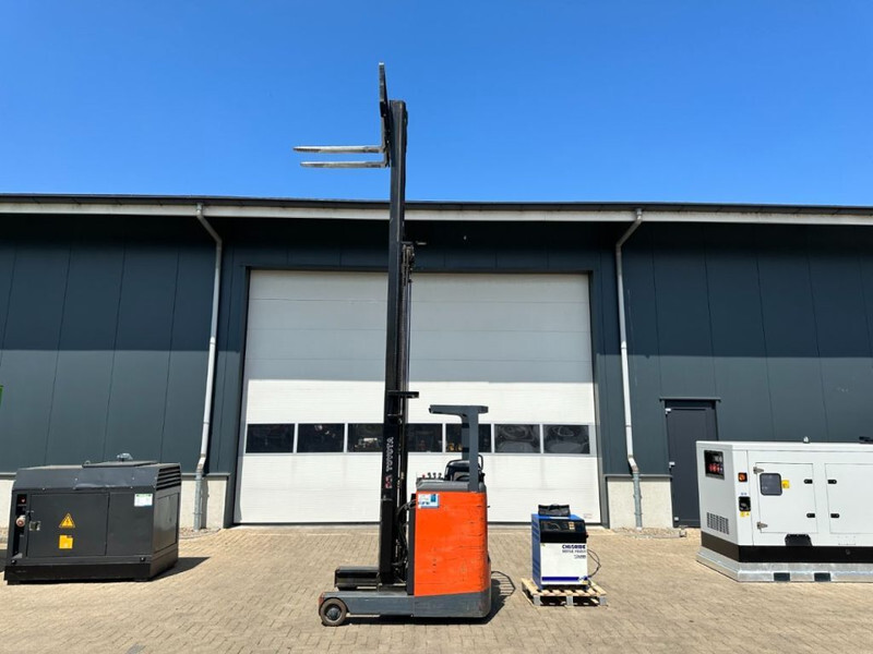 Toyota 6FBRE14 Triplex 1.4 ton Triplex Elektra Reachtruck - Ричтрак: фото 1 Toyota 6FBRE14 Triplex 1.4 ton Triplex Elektra Reachtruck - Ричтрак: фото 1