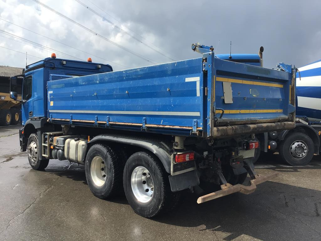 Mercedes Benz Arocs 2643 6×4 Euro 6 - Самосвал: фото 3 Mercedes Benz Arocs 2643 6×4 Euro 6 - Самосвал: фото 3